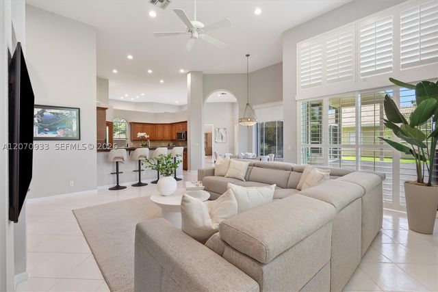2733 Meadowood Dr, Weston, FL 33332