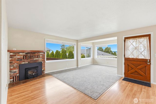 206 E Wall Street, Camano Island, WA 98282