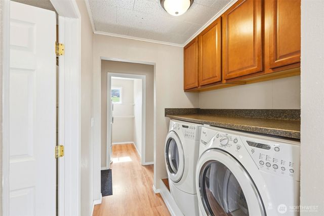 206 E Wall Street, Camano Island, WA 98282