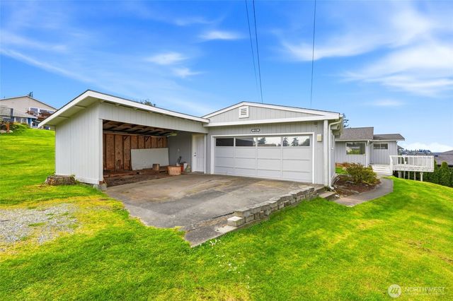 206 E Wall Street, Camano Island, WA 98282