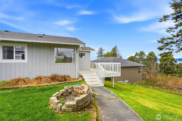 206 E Wall Street, Camano Island, WA 98282