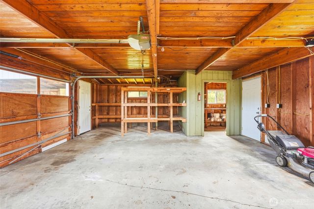 206 E Wall Street, Camano Island, WA 98282