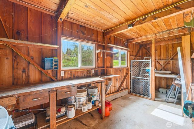 206 E Wall Street, Camano Island, WA 98282