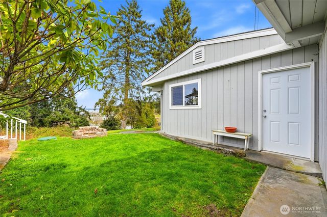 206 E Wall Street, Camano Island, WA 98282