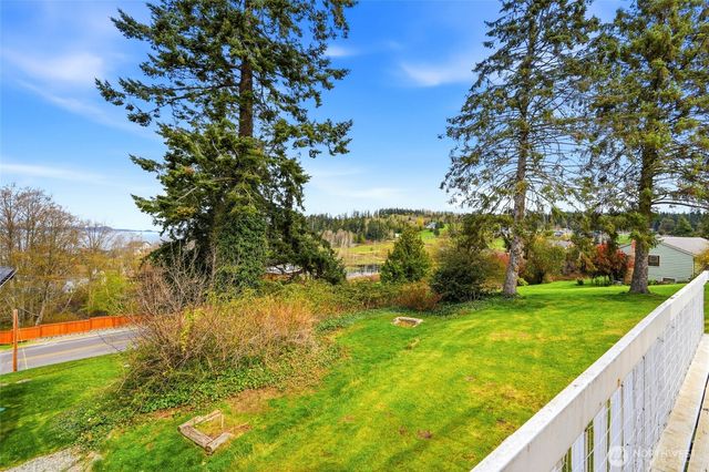 206 E Wall Street, Camano Island, WA 98282