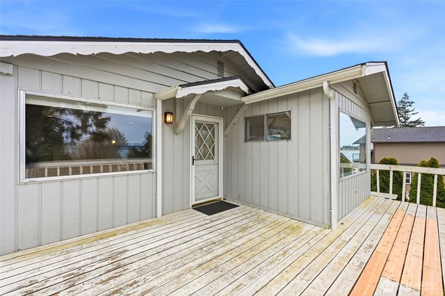 206 E Wall Street, Camano Island, WA 98282