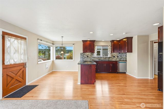 206 E Wall Street, Camano Island, WA 98282