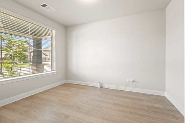 8637 Keeneland Drive, Fort Worth, TX 76120
