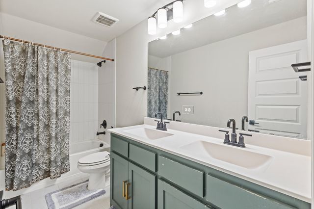 8637 Keeneland Drive, Fort Worth, TX 76120