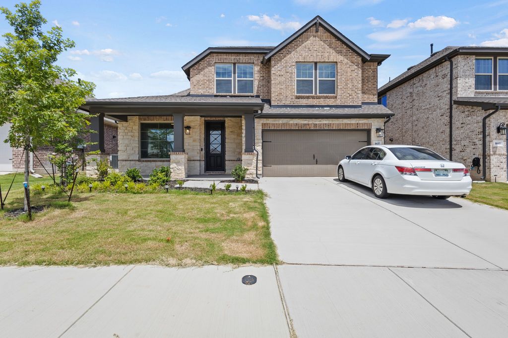 8637 Keeneland Drive, Fort Worth, TX 76120