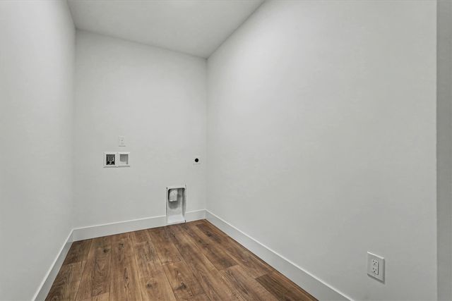 9392 Snow Valley Drive, Alto, MI 49302