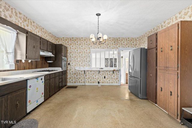 2183 South Highway 81, Jonesborough, TN 37659