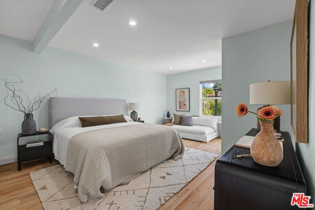 5832 S Van Ness Avenue, Los Angeles, CA 90047