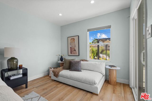 5832 S Van Ness Avenue, Los Angeles, CA 90047