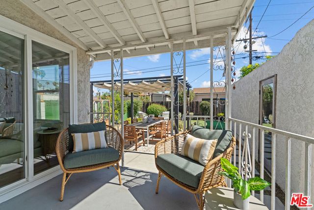 5832 S Van Ness Avenue, Los Angeles, CA 90047
