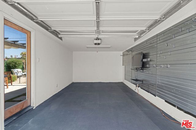 5832 S Van Ness Avenue, Los Angeles, CA 90047