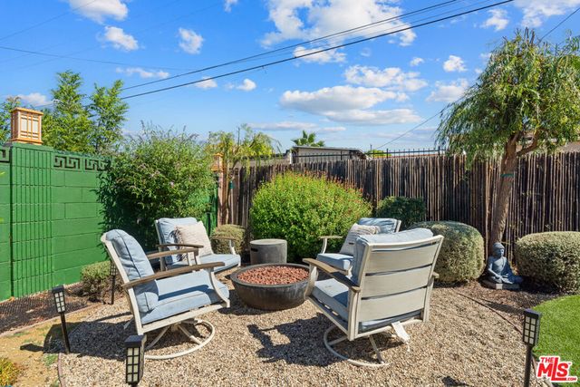 5832 S Van Ness Avenue, Los Angeles, CA 90047
