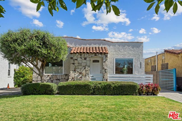 5832 S Van Ness Avenue, Los Angeles, CA 90047