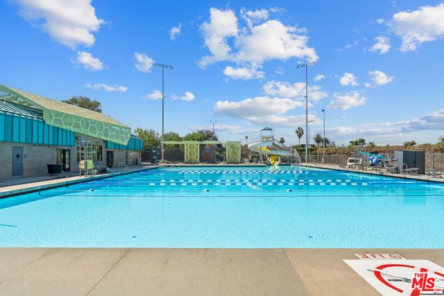 5832 S Van Ness Avenue, Los Angeles, CA 90047