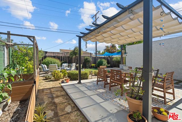 5832 S Van Ness Avenue, Los Angeles, CA 90047