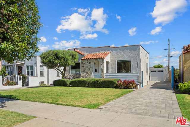 5832 S Van Ness Avenue, Los Angeles, CA 90047