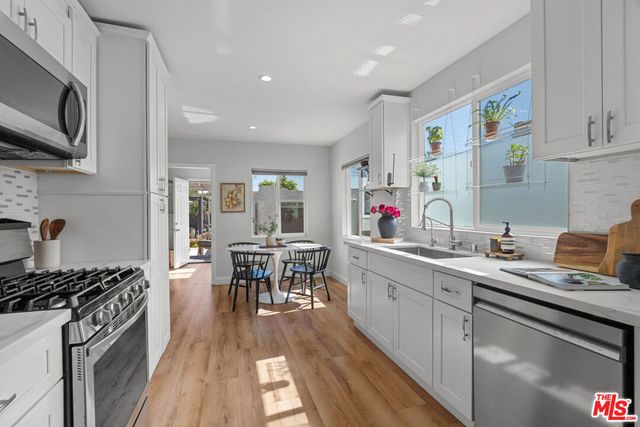 5832 S Van Ness Avenue, Los Angeles, CA 90047