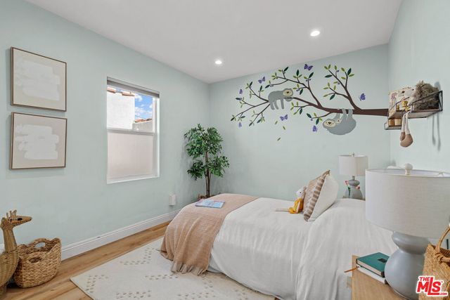 5832 S Van Ness Avenue, Los Angeles, CA 90047