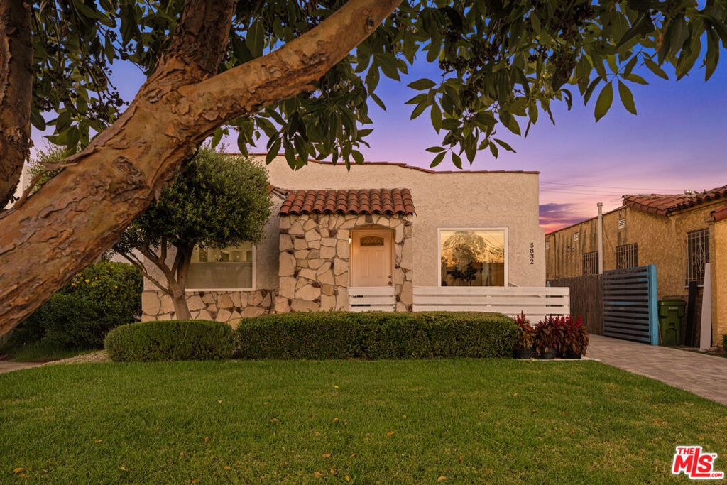 5832 S Van Ness Avenue, Los Angeles, CA 90047 — photo 4