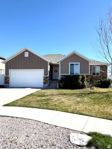 1612 E 925 S, Clearfield, UT 84015