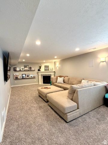 1612 E 925 S, Clearfield, UT 84015