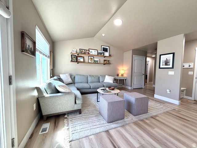 1612 E 925 S, Clearfield, UT 84015