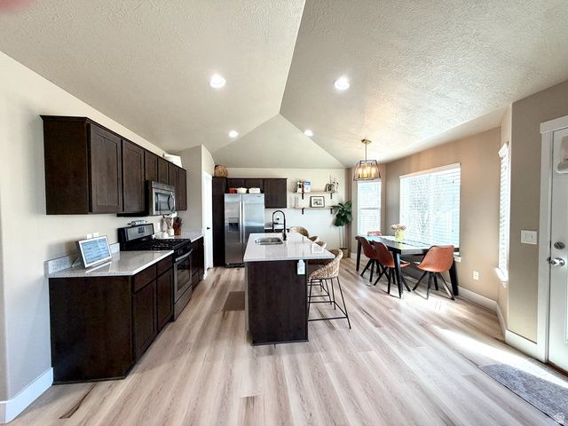 1612 E 925 S, Clearfield, UT 84015