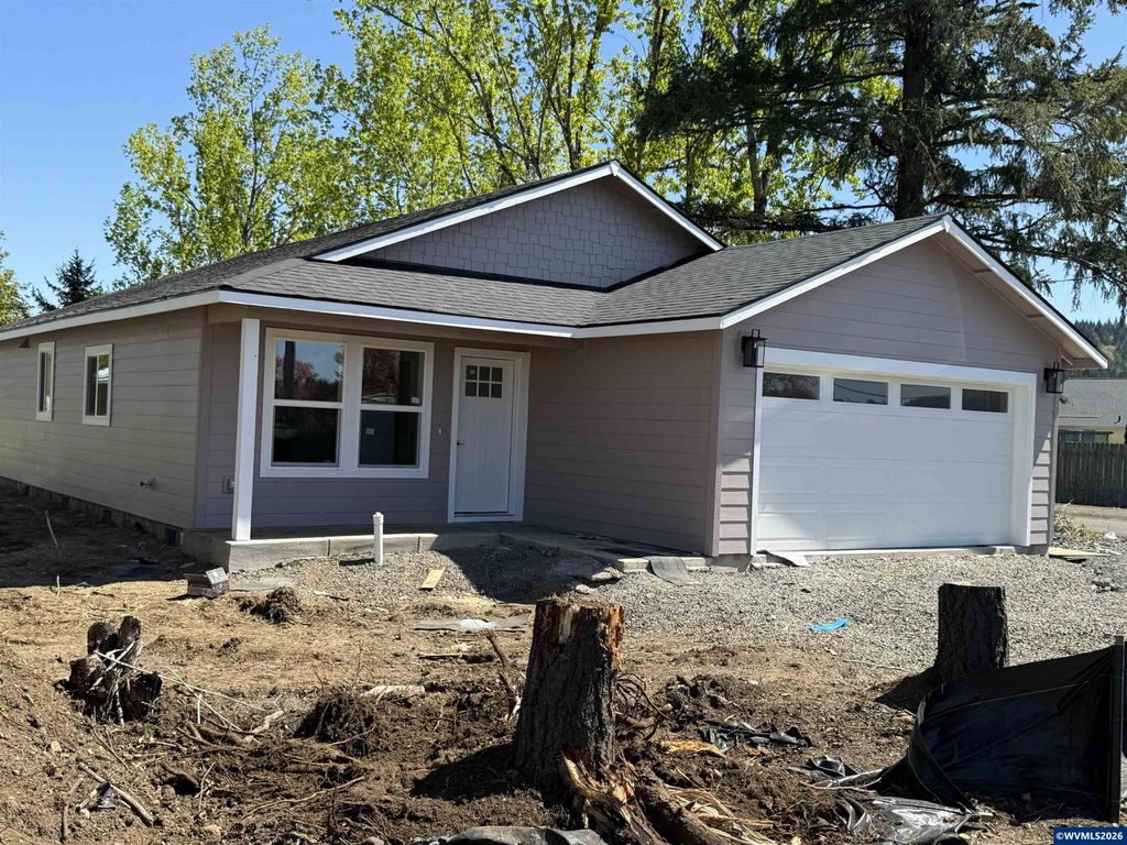 588 Surrey Ln, Sweet Home, OR 97386