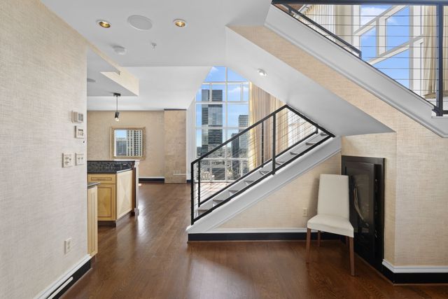 555 Church St Apt 2300, Nashville, TN 37219