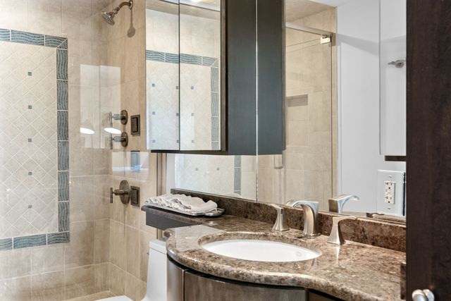 555 Church St Apt 2300, Nashville, TN 37219