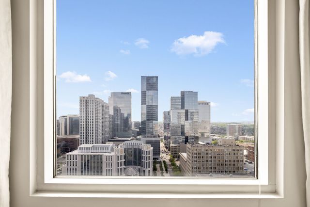 555 Church St Apt 2300, Nashville, TN 37219