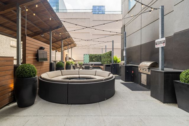 555 Church St Apt 2300, Nashville, TN 37219