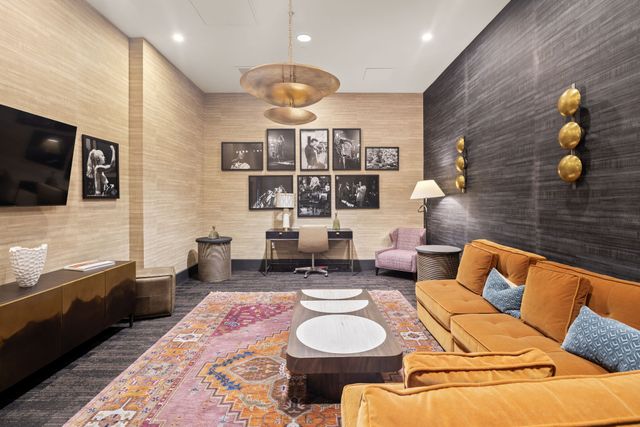 555 Church St Apt 2300, Nashville, TN 37219