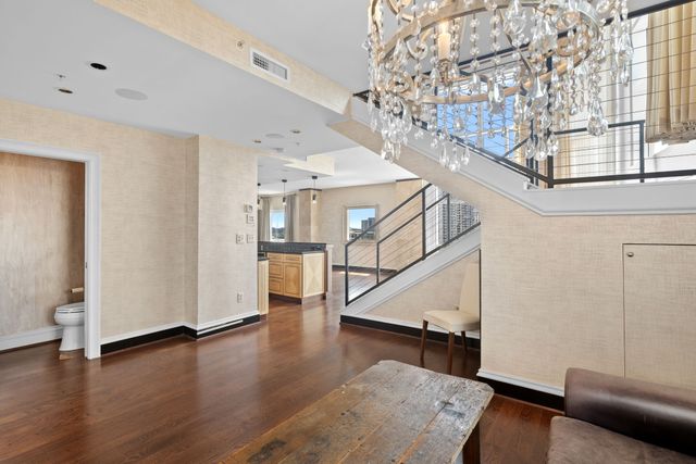 555 Church St Apt 2300, Nashville, TN 37219