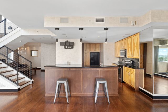 555 Church St Apt 2300, Nashville, TN 37219