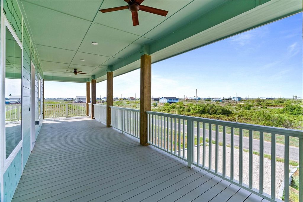 130 West Glen Oak Lane, Rockport, TX 78382 — photo 3