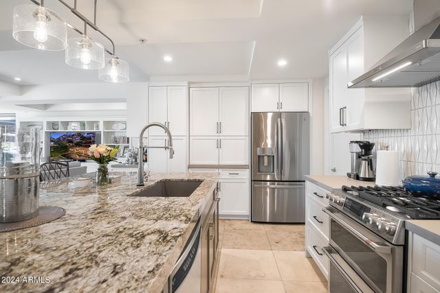 7117 E RANCHO VISTA Drive 4011, Scottsdale, AZ 85251