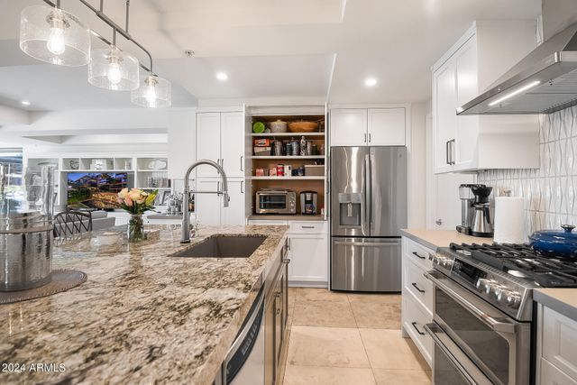 7117 E RANCHO VISTA Drive 4011, Scottsdale, AZ 85251