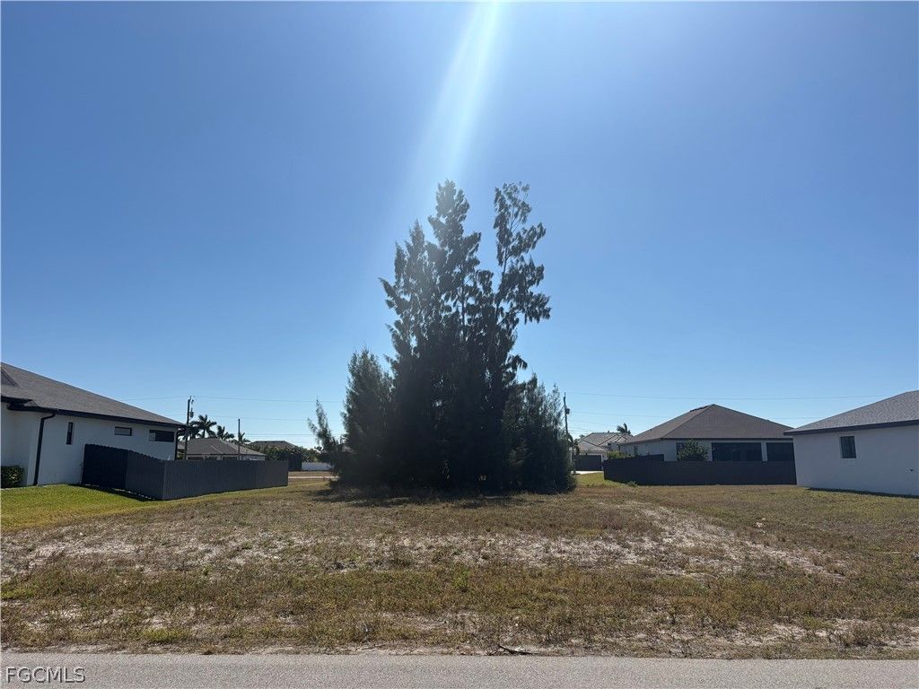 3710 Ceitus PKWY, Cape Coral, FL 33991
