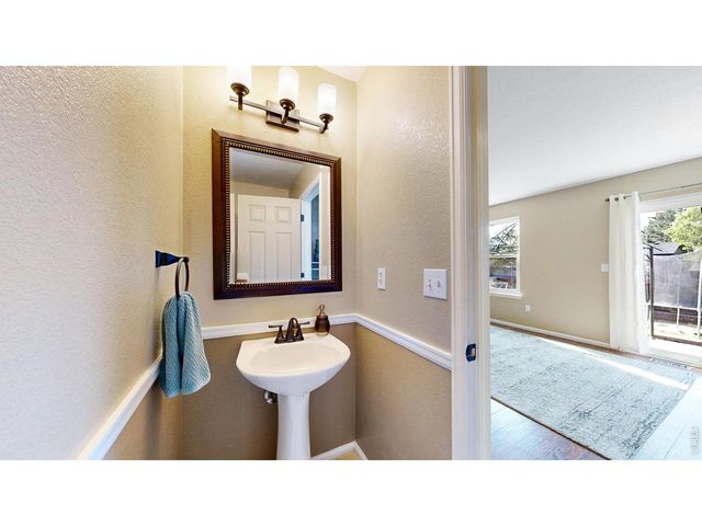 1748 Twin Lakes Cir, Loveland, CO 80538