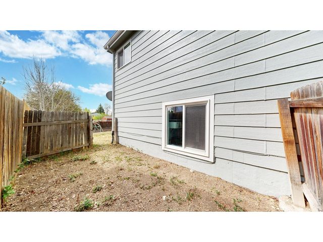 1748 Twin Lakes Cir, Loveland, CO 80538