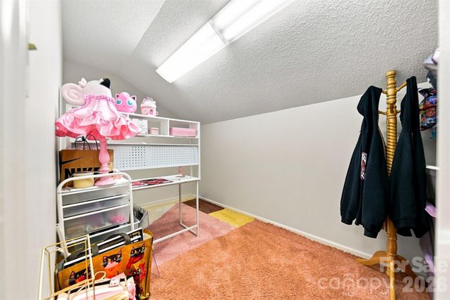 1007 21st Avenue NE, Hickory, NC 28601
