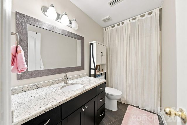 1007 21st Avenue NE, Hickory, NC 28601