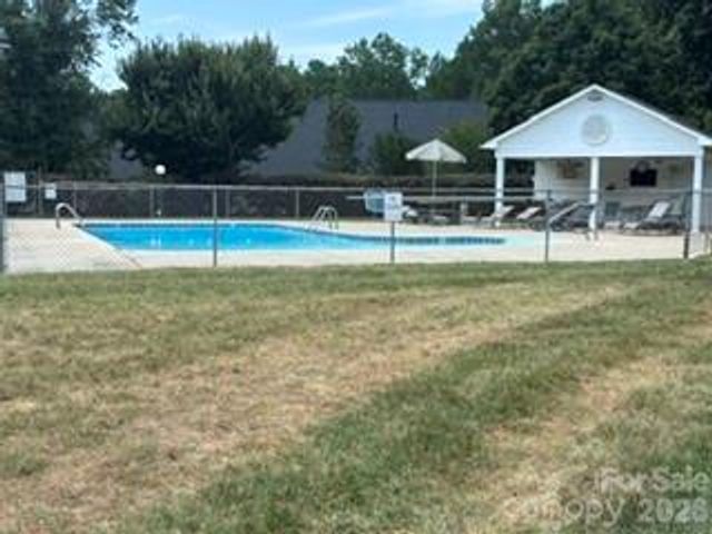1007 21st Avenue NE, Hickory, NC 28601