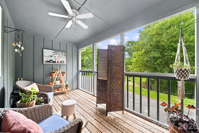 1007 21st Avenue NE, Hickory, NC 28601